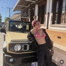  Nude