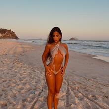  Nude