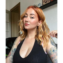  Nude