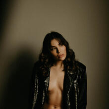  Nude