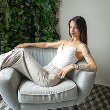  Nude