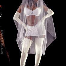 Nude