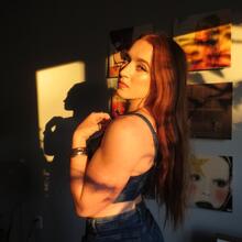  Nude