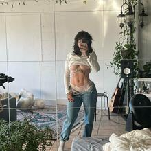  Nude