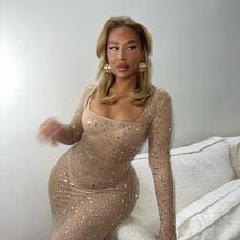  Nude