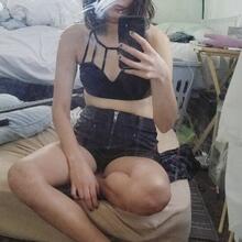  Nude