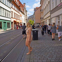  Nude