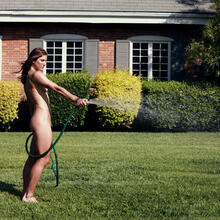  Nude