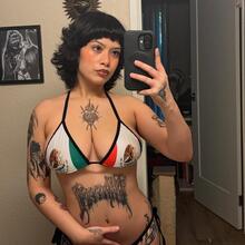  Nude