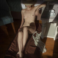  Nude