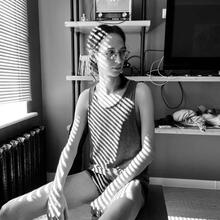  Nude