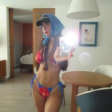  Nude