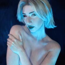  Nude