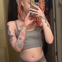  Nude