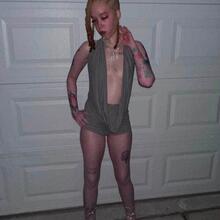  Nude
