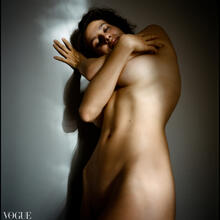  Nude
