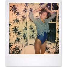  Nude