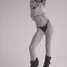  Nude