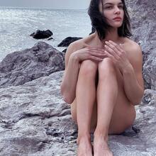  Nude