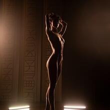  Nude