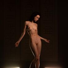  Nude