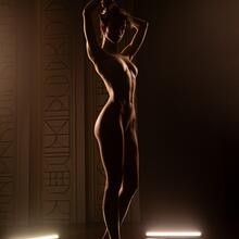  Nude