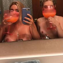  Nude