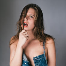  Nude