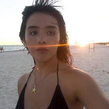  Nude