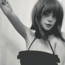  Nude