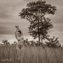  Nude
