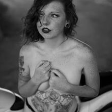  Nude