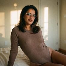  Nude