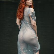  Nude