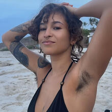  Nude