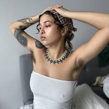  Nude