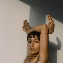  Nude