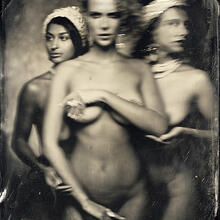  Nude