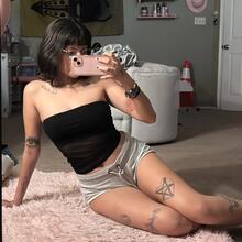  Nude