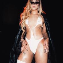  Nude