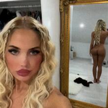  Nude