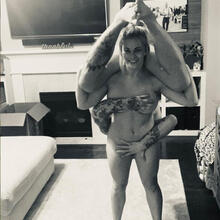  Nude