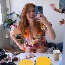  Nude
