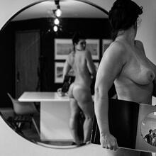  Nude