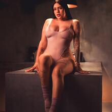  Nude