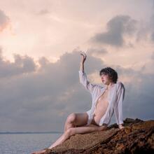  Nude