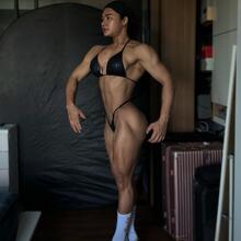  Nude