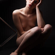  Nude
