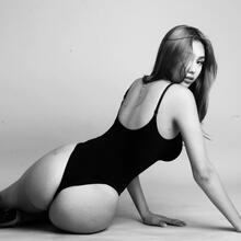  Nude