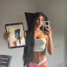  Nude